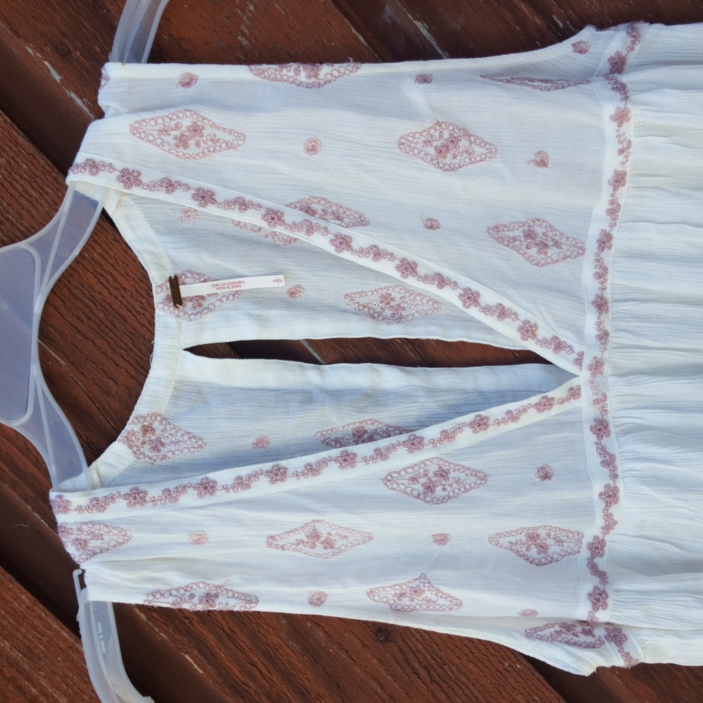FREE POEPLE  EMBROIDERED TANK TOP, SMALL